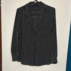 NWOT Who What Wear Monochrome Striped Shirt w/ 1 Breast Pocket